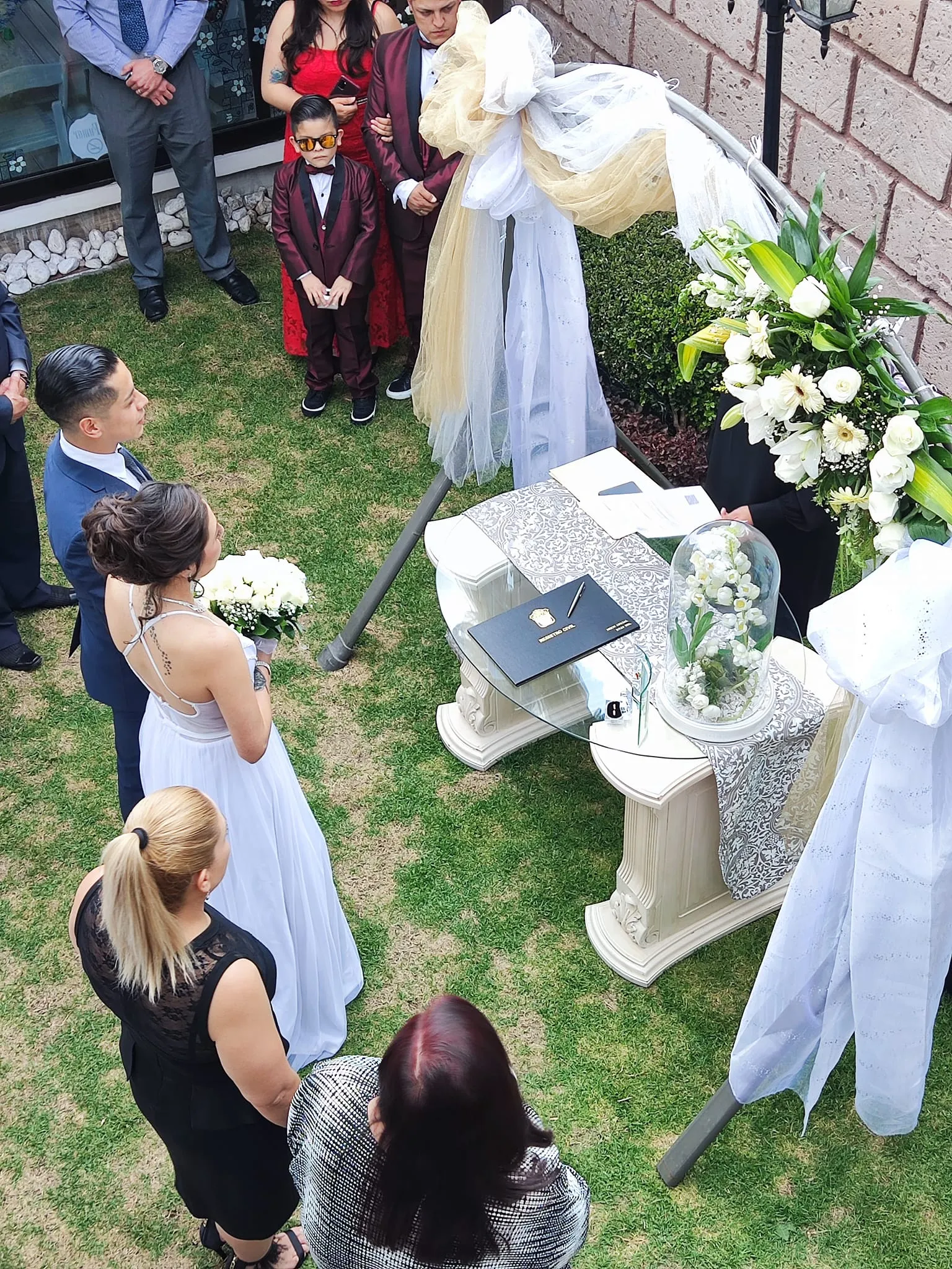Ceremonia civil en el jardín de Salón Colibrí